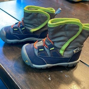 Keen toddler boots